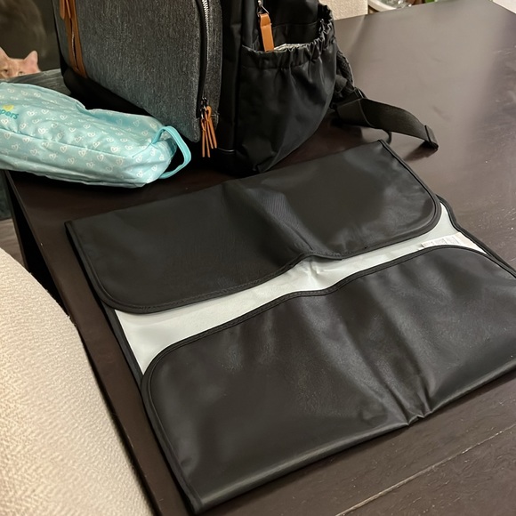 JJ Cole Diaper Bag - Picture 6 of 10